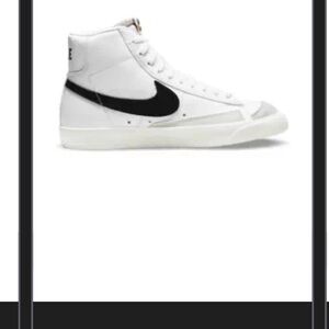 Nike women’s blazer mid 77